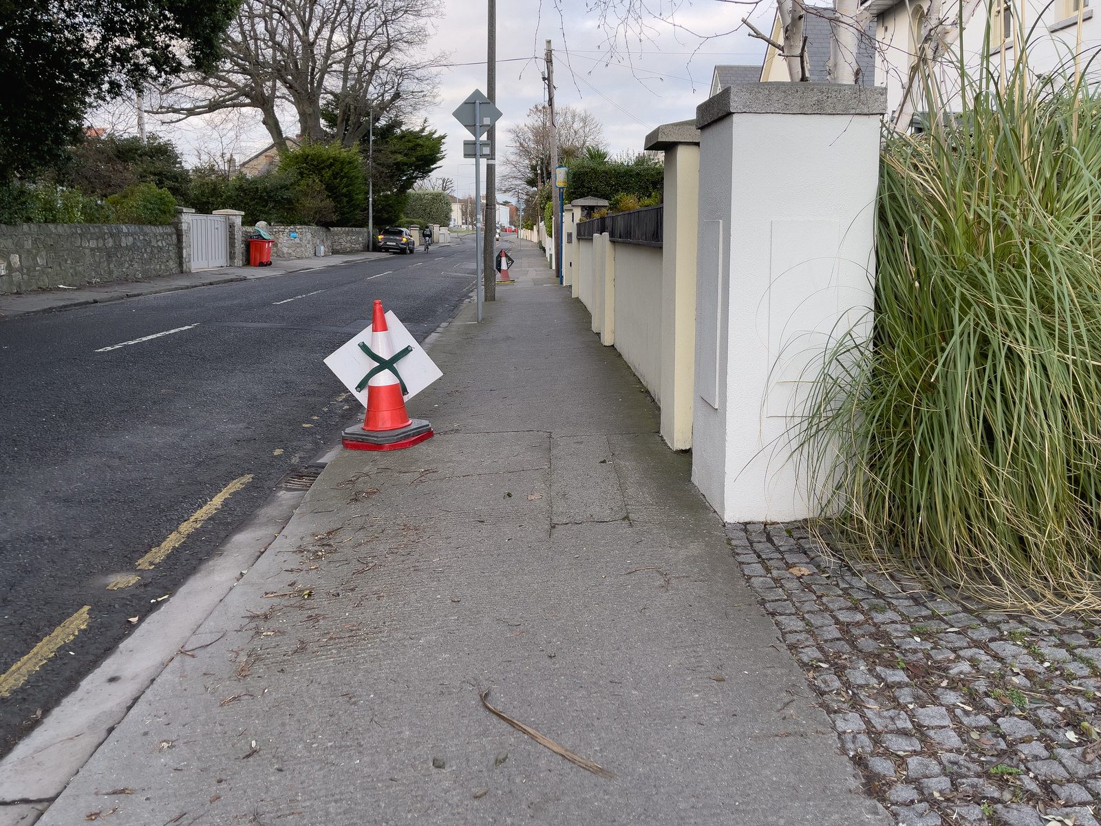 STRAND ROAD IN SANDYMOUNT PHOTOGRAPHED 29 JANUARY 2023 008